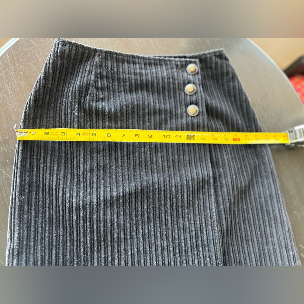 Vintage black wrap-around corduroy skirt - Picture 8 of 11